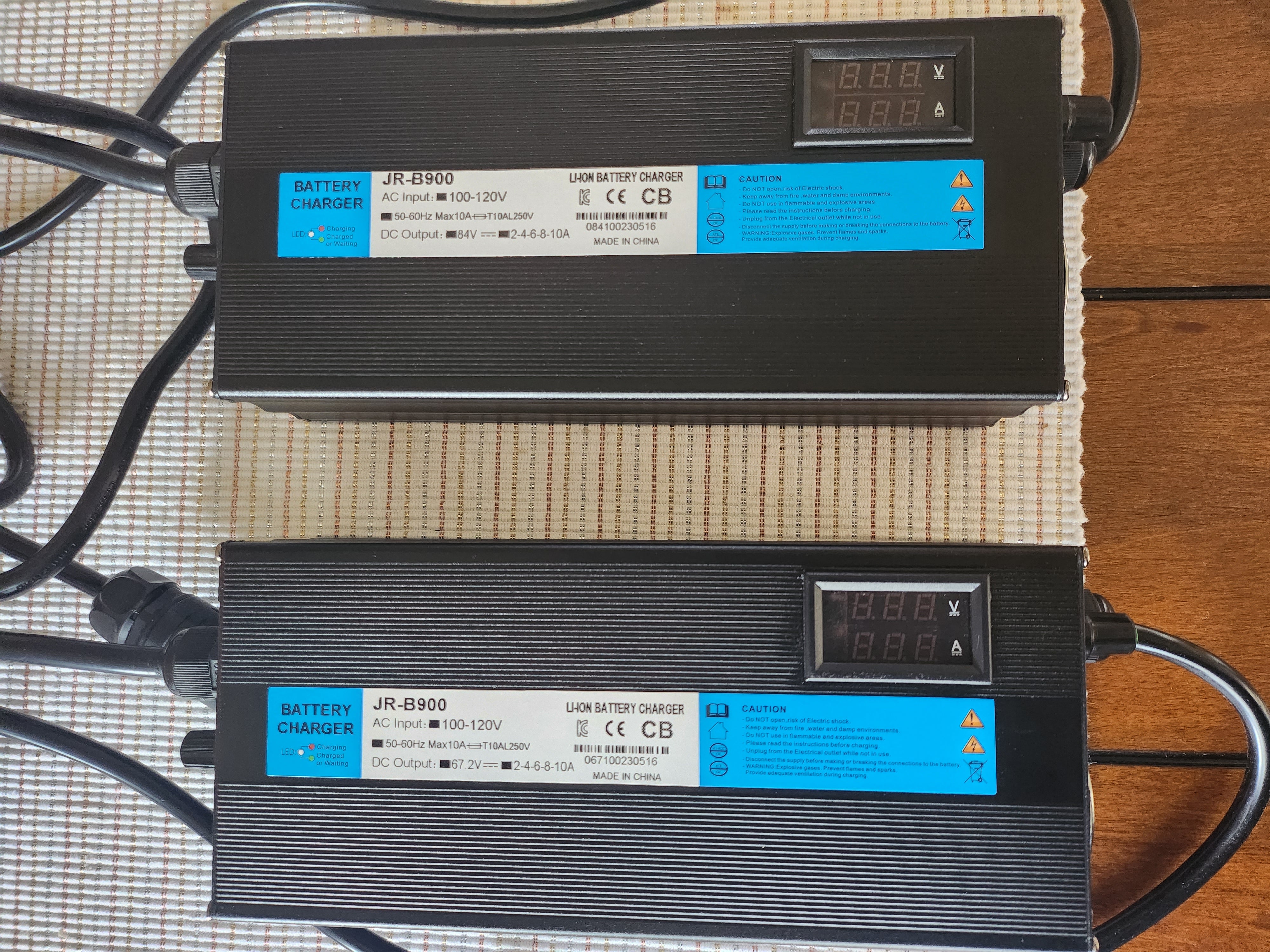 Segron Universe 60V+ 72v Variable 10A Charger